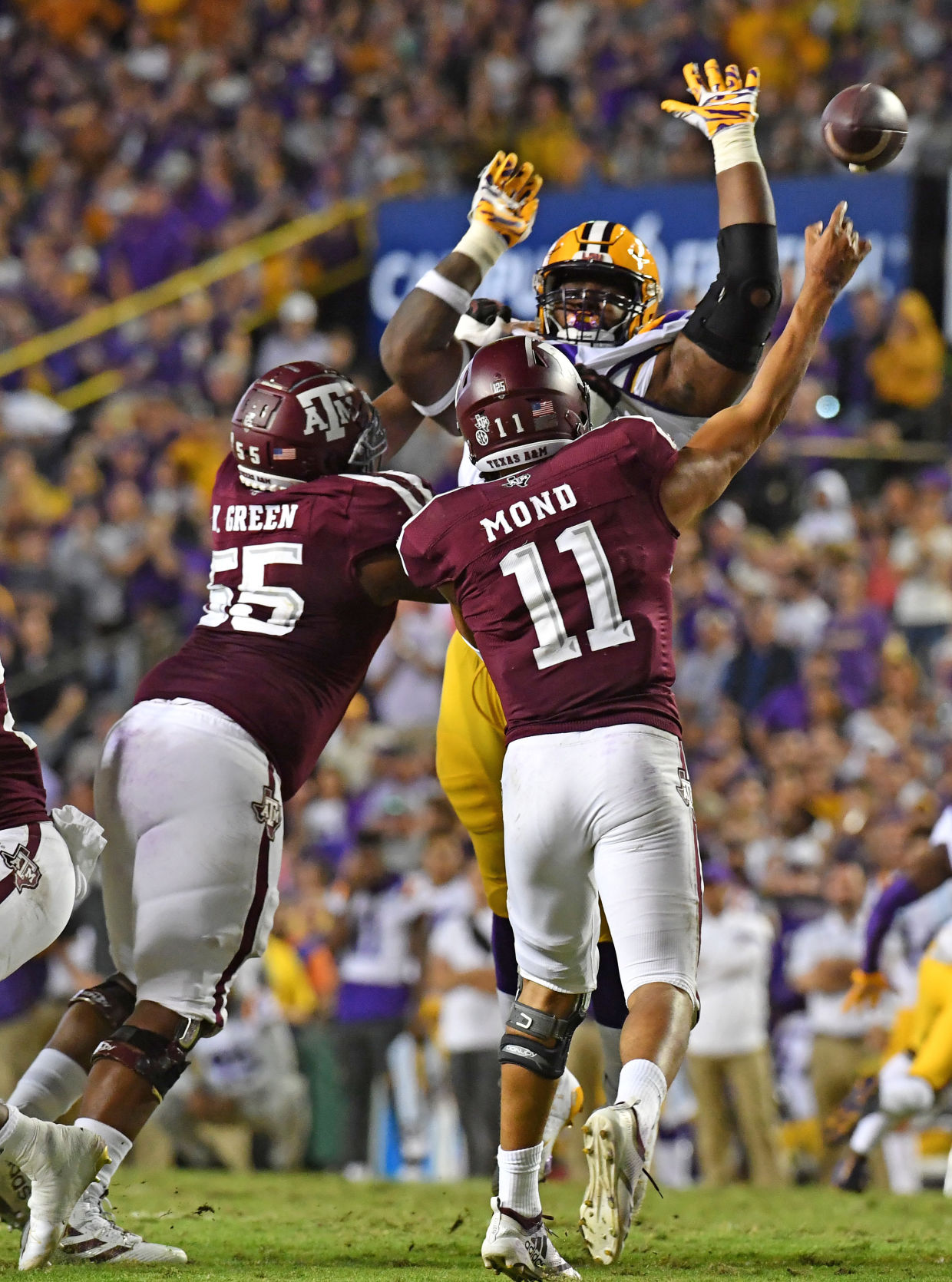 BR..lsutexasammain.120119 TS 1054.jpg